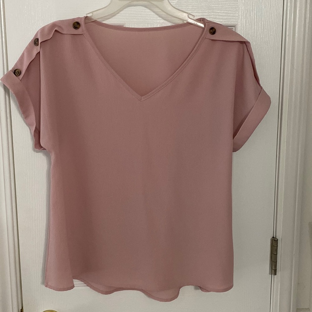 Women’s Short Sleeve Top Size Medium